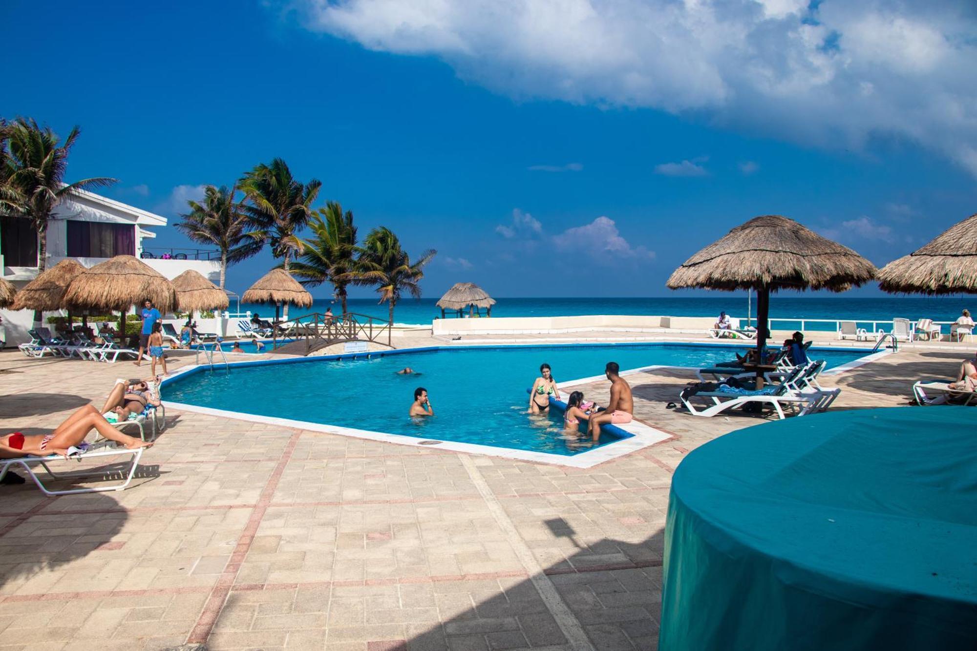 Beachfront Apartments Cancún Eksteriør bilde