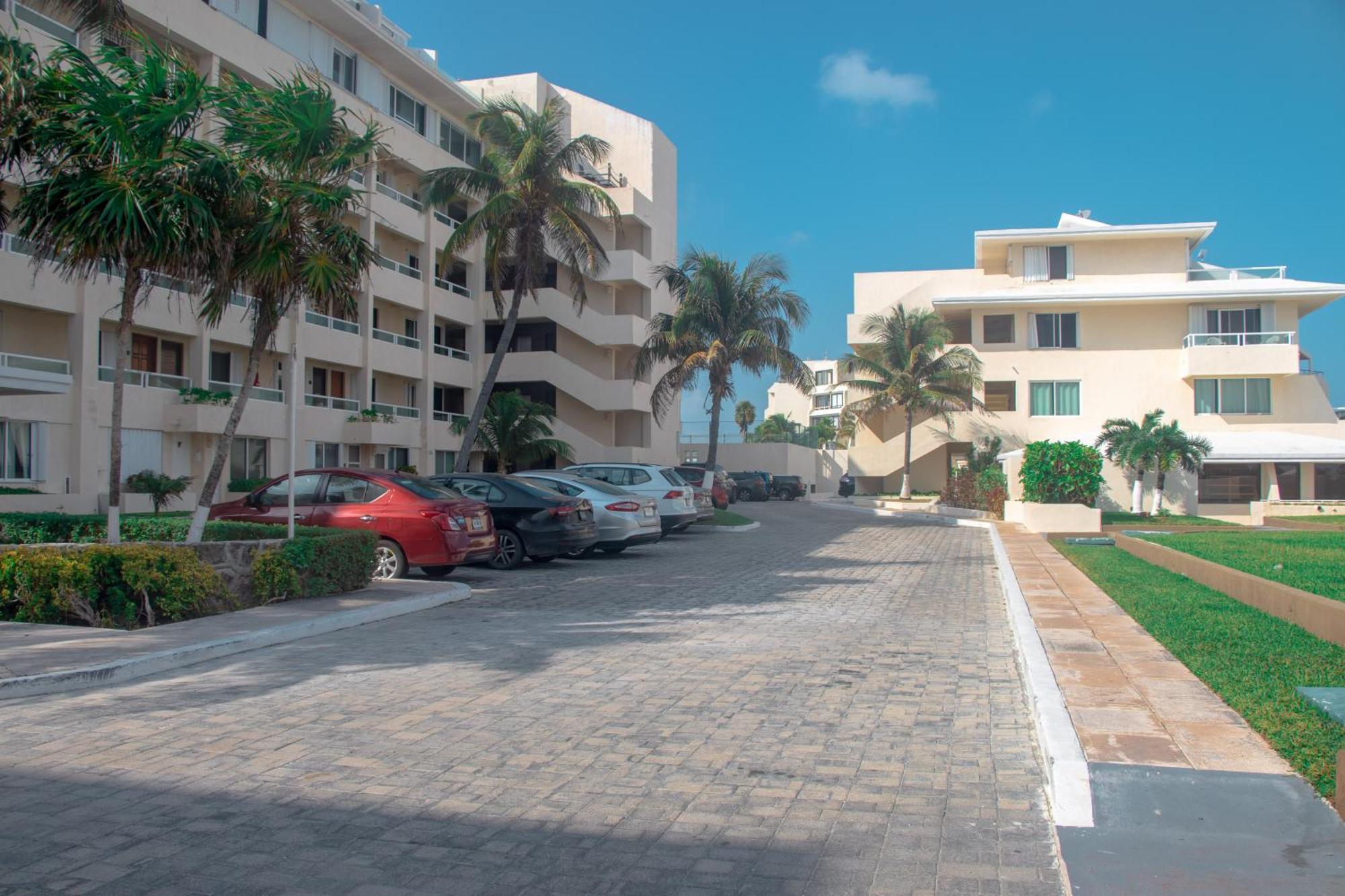 Beachfront Apartments Cancún Eksteriør bilde