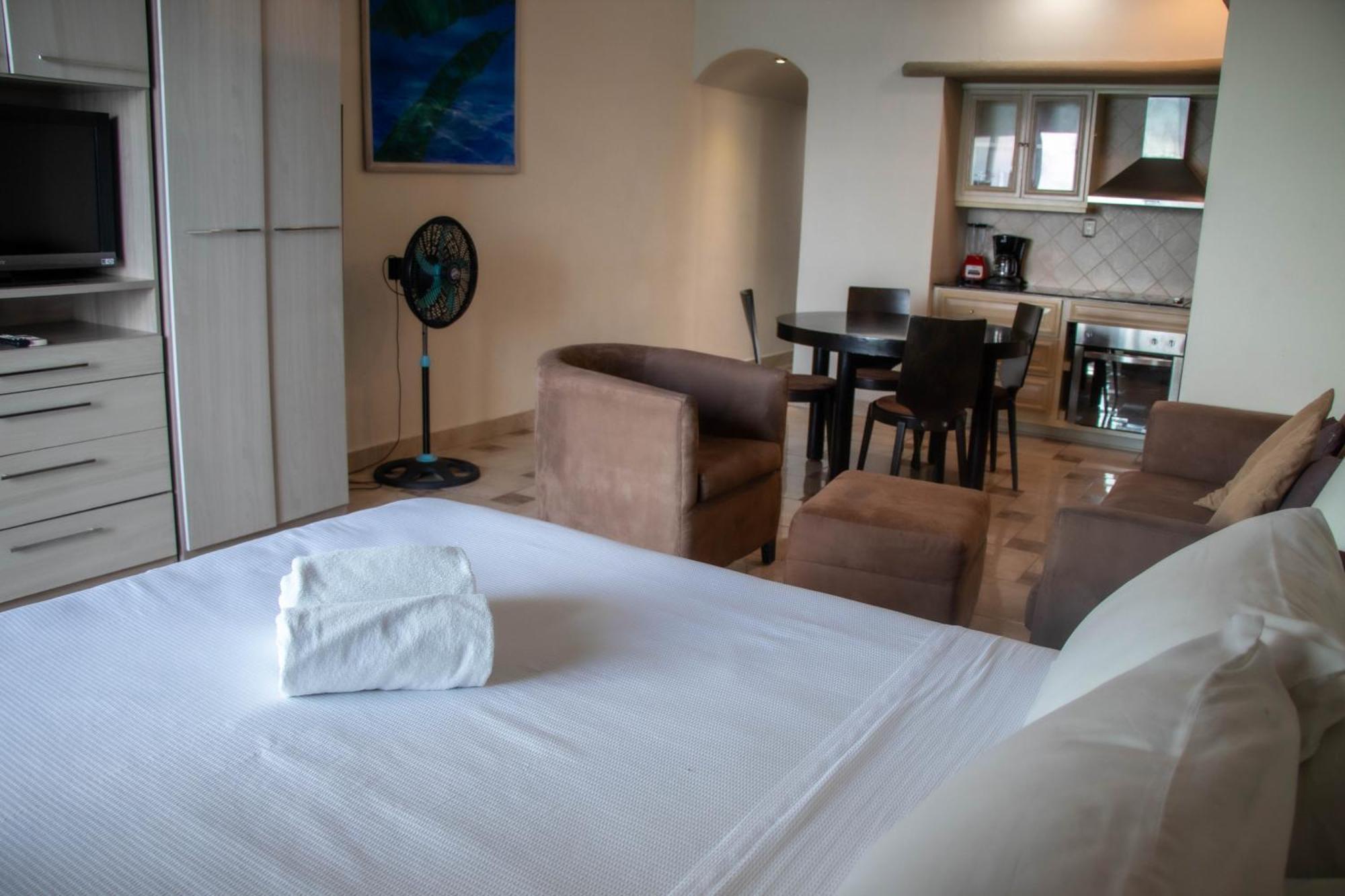 Beachfront Apartments Cancún Rom bilde