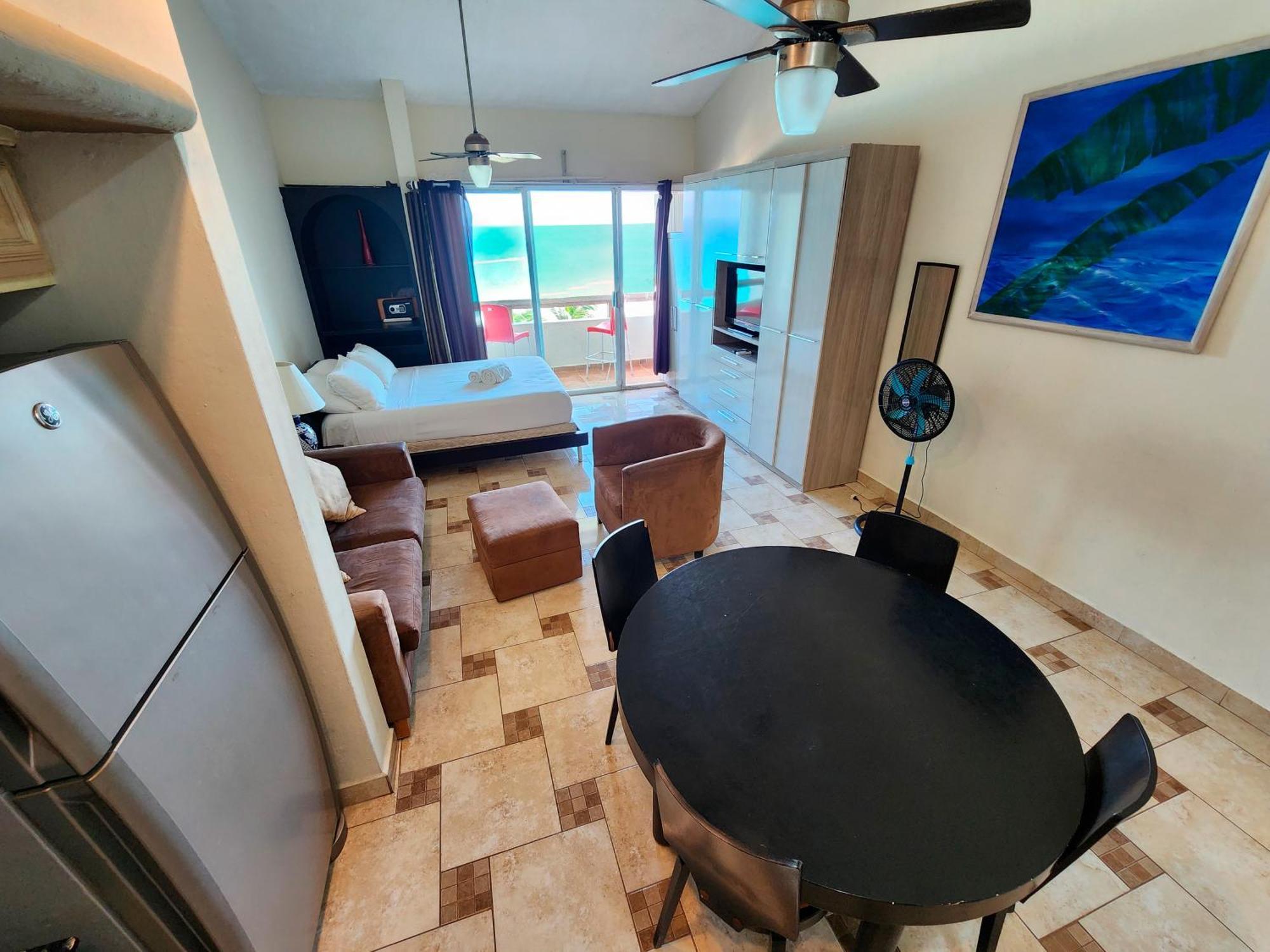 Beachfront Apartments Cancún Rom bilde